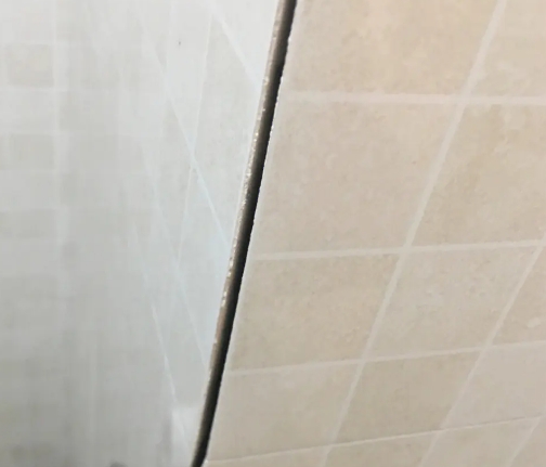 江油瓷砖空鼓维修公司分享阳台瓷砖脱落的修复过程可以分为以下几个步骤