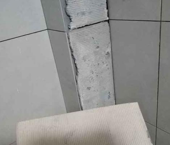 江油瓷砖空鼓维修公司分享下厨房瓷砖脱落的补救措施。